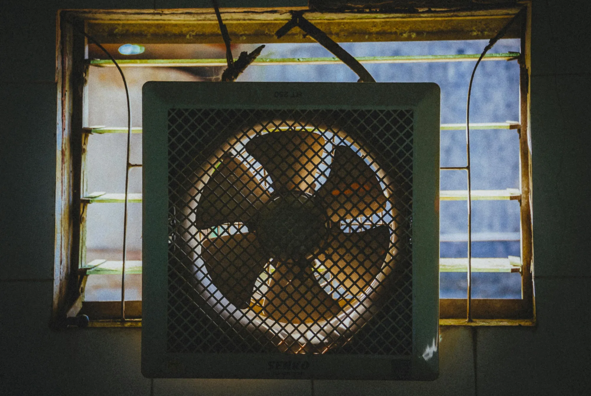Pasang Exhaust Fan